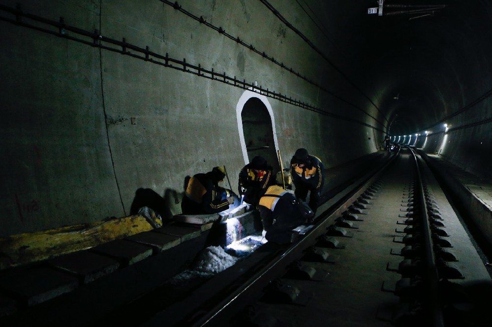 文水铁路运营隧道病害现状